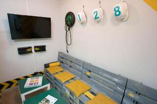 Хостелы Хостел 128 Минск Спальное место на двухъярусной кровати в общем номере для мужчин и женщин-1