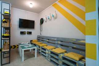 Хостелы Хостел 128 Минск Спальное место на двухъярусной кровати в общем номере для мужчин-4