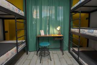 Хостелы Хостел 128 Минск Спальное место на двухъярусной кровати в общем номере для мужчин-8