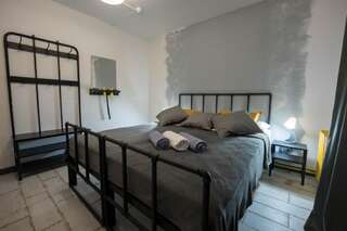 Хостелы Хостел 128 Минск Семейный номер с террасой-6