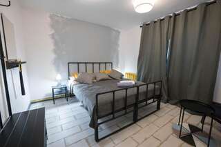 Хостелы Хостел 128 Минск Семейный номер с террасой-8