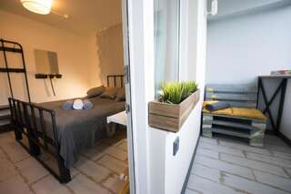 Хостелы Хостел 128 Минск Семейный номер с террасой-17