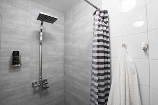 Хостелы Хостел 128 Минск Семейный номер с террасой-34