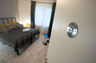 Хостелы Хостел 128 Минск Семейный номер с террасой-37